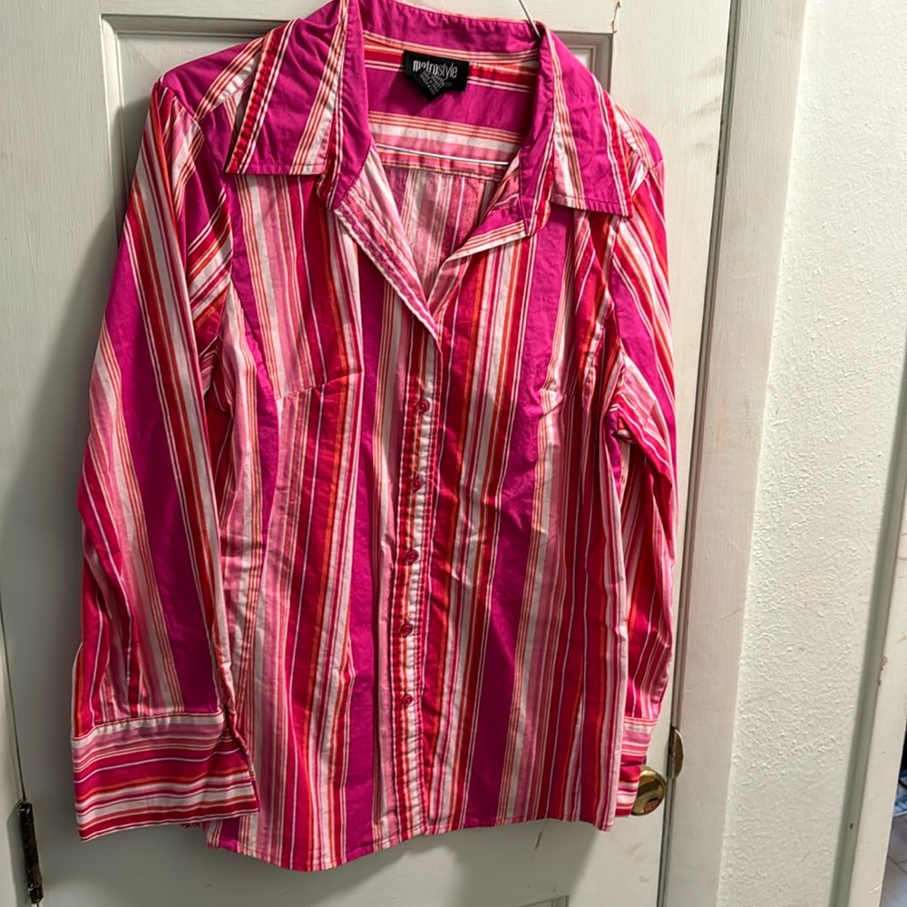 Metro style size 16Tall. Great condition